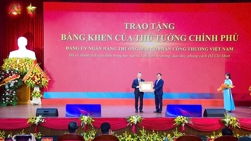 Đảng bộ VietinBank: Kiến tạo trụ cột, vươn mình cùng đất nước