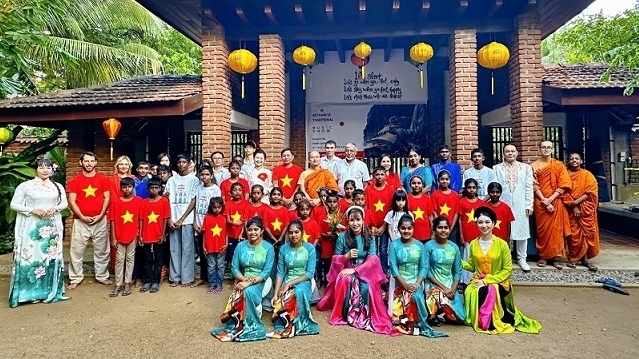 Giao lưu và biểu diễn nghệ thuật gắn kết cộng đồng người Việt tại Sri Lanka