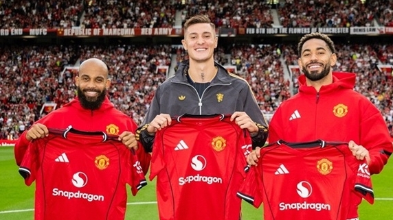 Ngoại hạng Anh lập kỷ lục chuyển nhượng