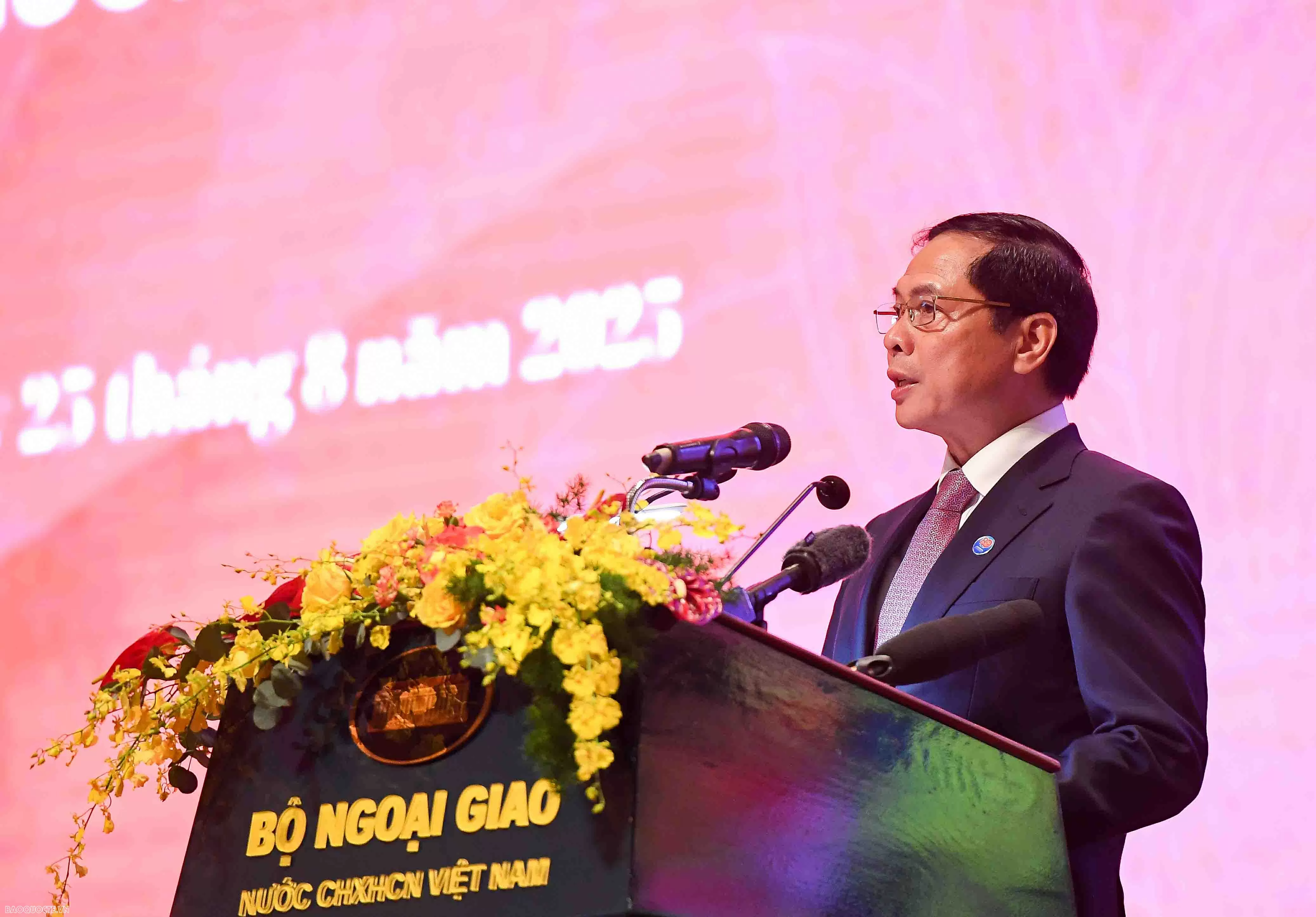 Diễn văn của Phó Thủ tướng, Bộ trưởng Ngoại giao Bùi Thanh Sơn tại Lễ kỷ niệm 80 năm thành lập ngành Ngoại giao Diễn văn của Phó Thủ tướng, Bộ trưởng Ngoại giao Bùi Thanh Sơn tại Lễ kỷ niệm 80 năm thành lập ngành Ngoại giao