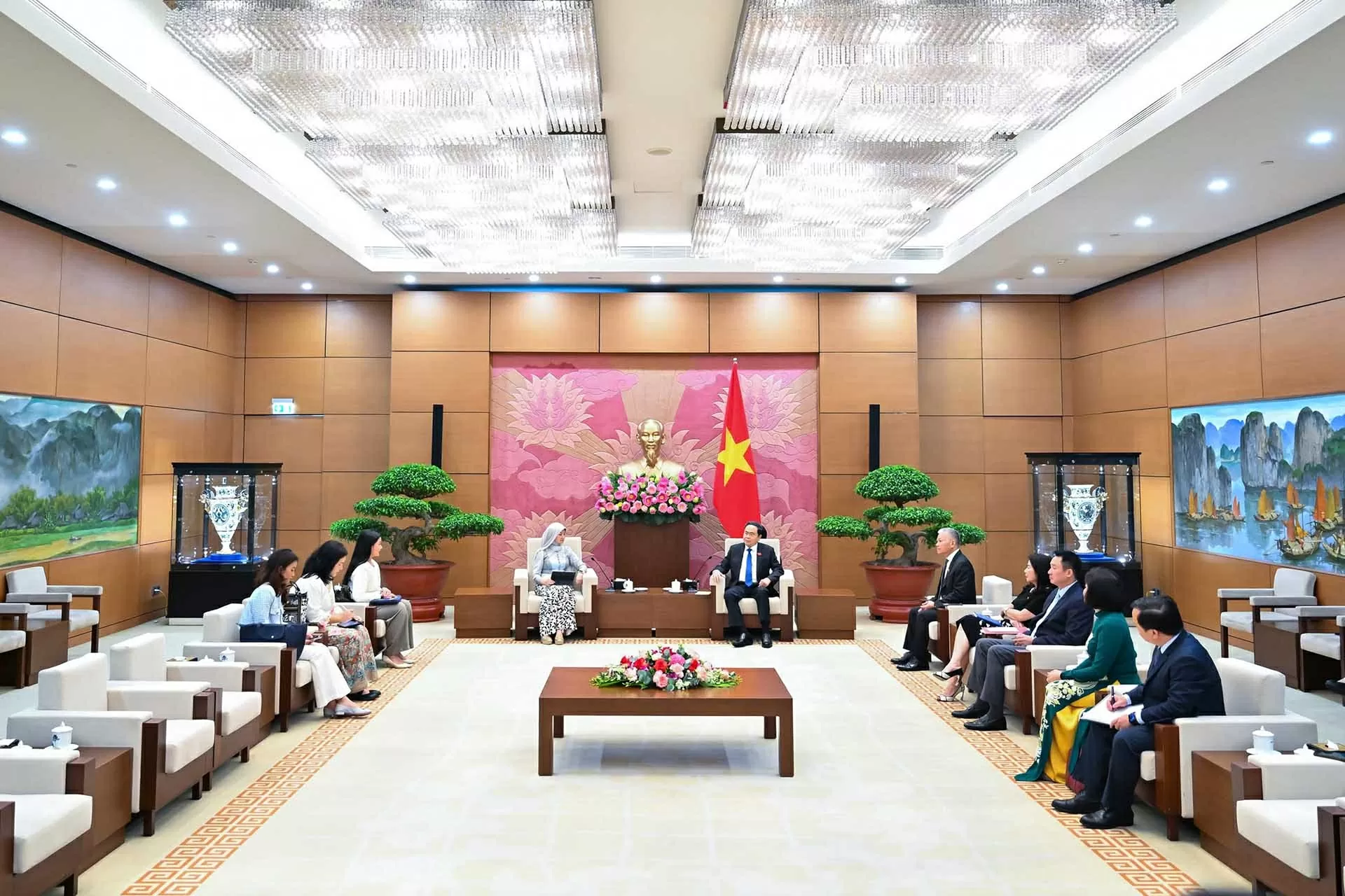 Chủ tịch Quốc hội Trần Thanh Mẫn tiếp Tổng thư ký AIPA