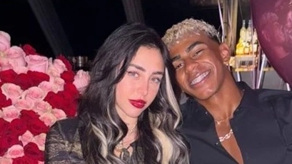 Yamal công khai bạn gái mới