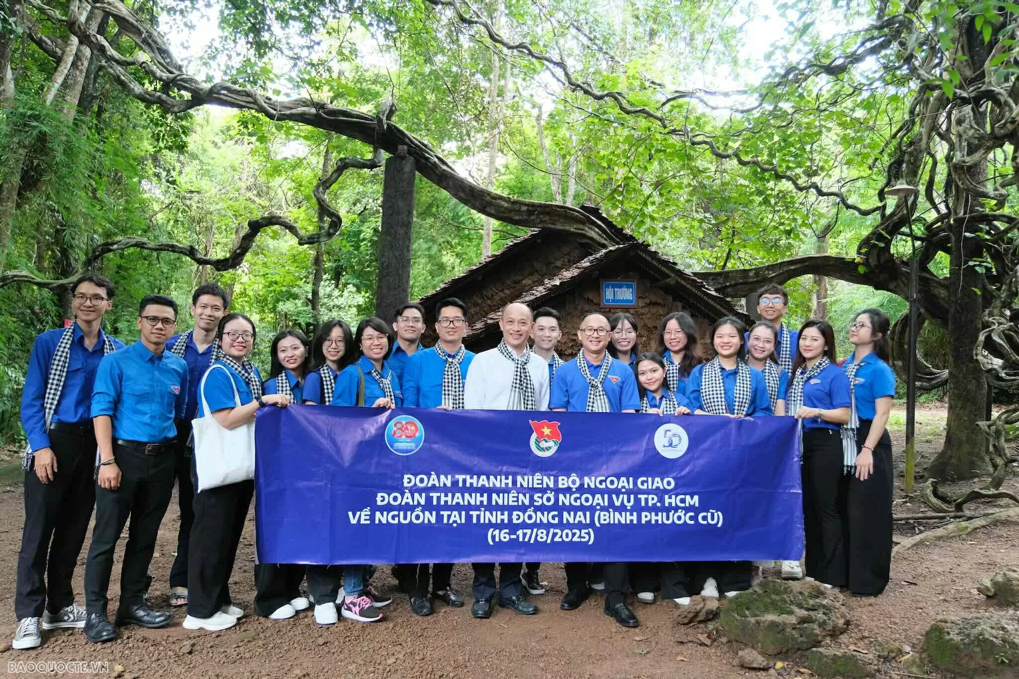 Thế hệ trẻ ngành Ngoại giao: Tiếp lửa truyền thống, vững bước tương lai Thế hệ trẻ ngành Ngoại giao: Tiếp lửa truyền thống, vững bước tương lai