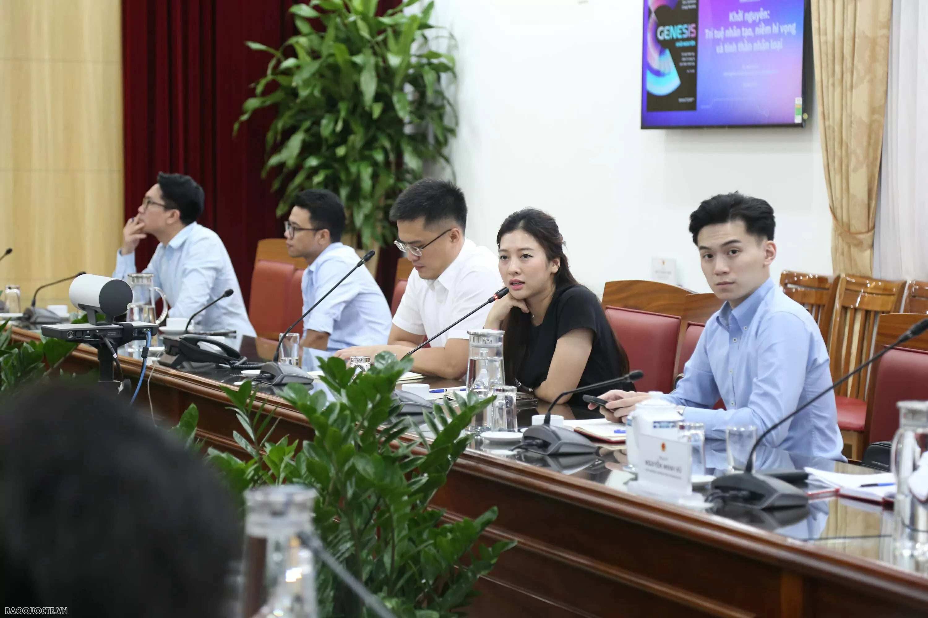 Thế hệ trẻ ngành Ngoại giao: Tiếp lửa truyền thống, vững bước tương lai Thế hệ trẻ ngành Ngoại giao: Tiếp lửa truyền thống, vững bước tương lai