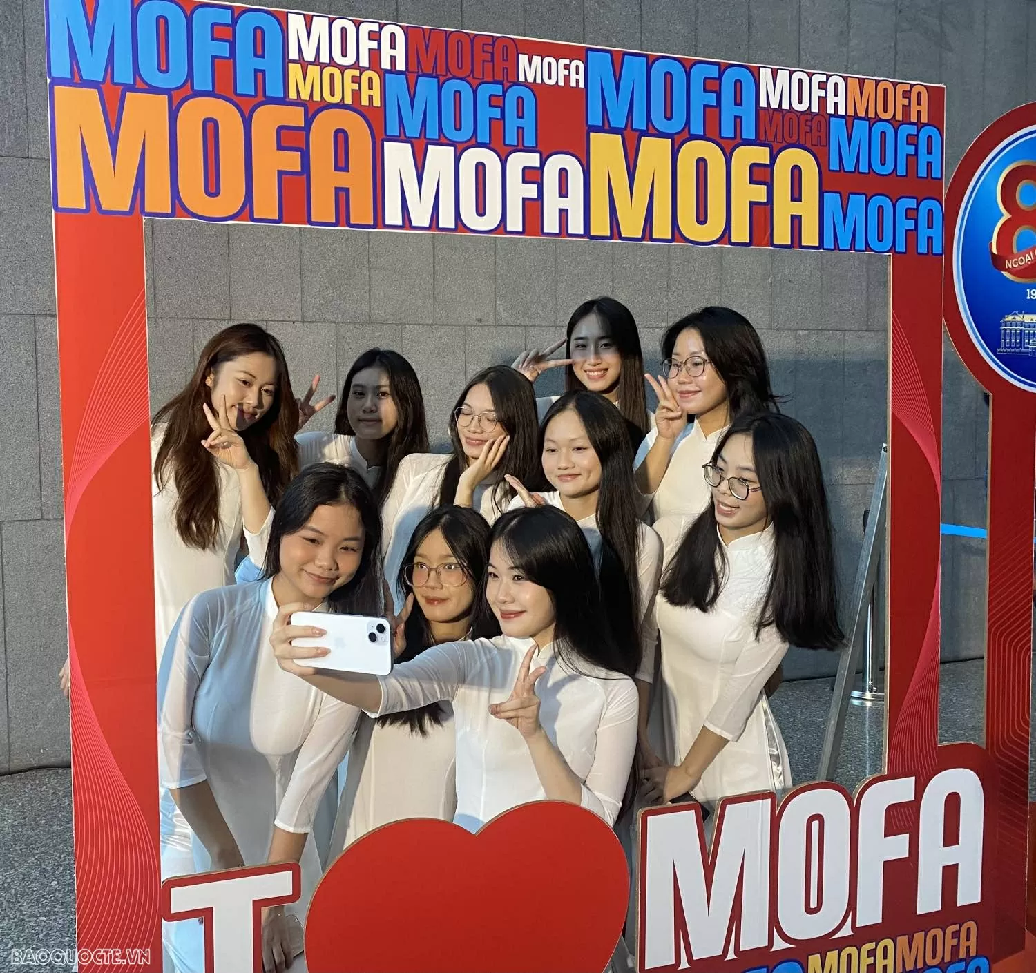 Giới trẻ nghĩ gì về ngoại giao Giới trẻ nghĩ gì về ngoại giao