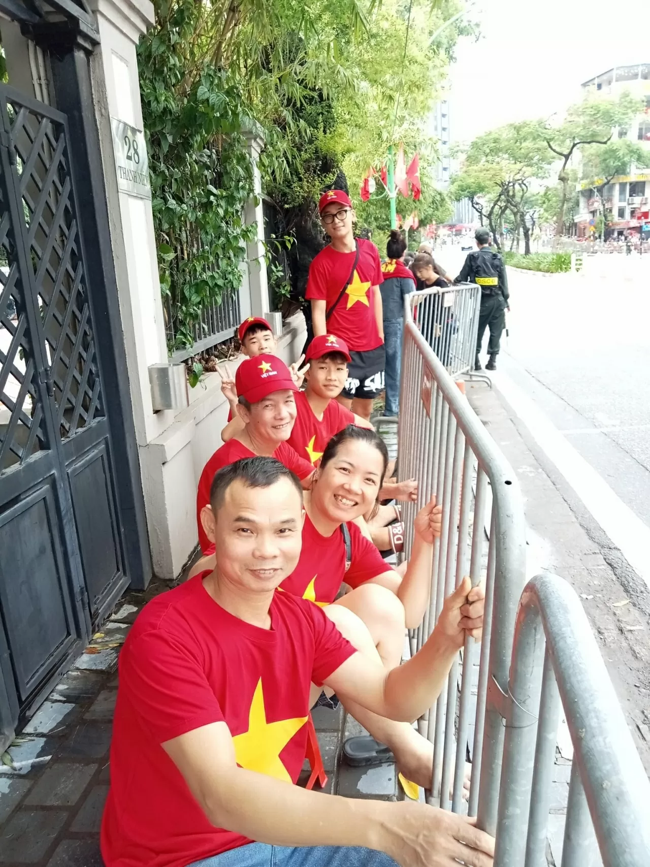 Người dân đổ về Ba Đình check-in Người dân đổ về Ba Đình check-in