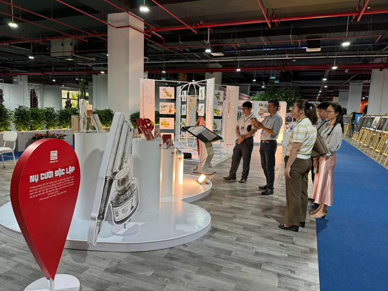 Triển lãm ảnh và video lan tỏa hạnh phúc từ những điều bình dị