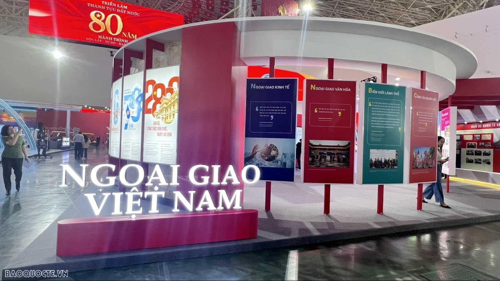 Cơ hội nhận quà đậm chất ngoại giao phiên bản giới hạn tại Triển lãm 80 năm thành tựu đất nước