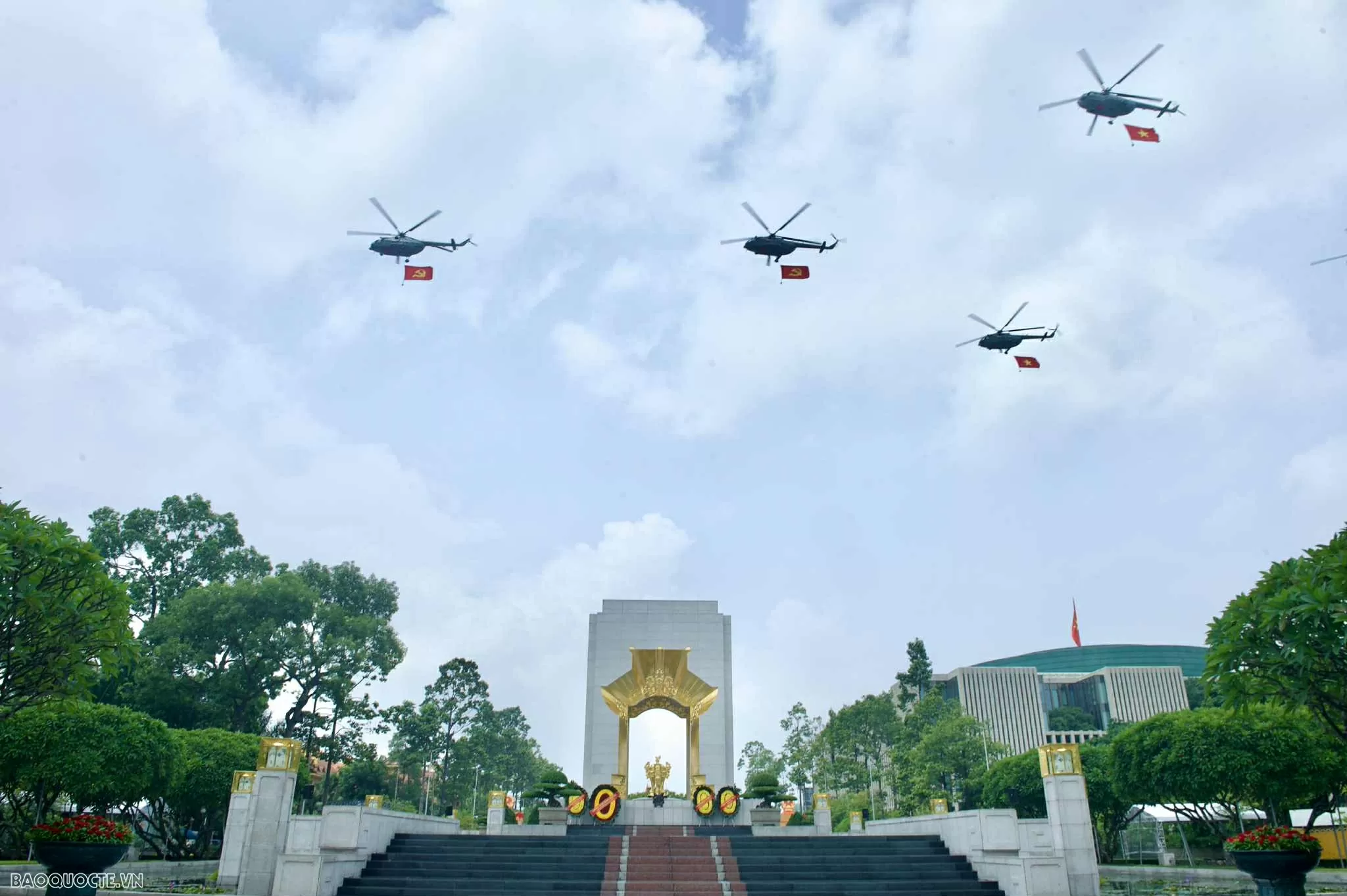 Tiêm kích, chiến đấu cơ nhào lộn giữa Ba Đình Tiêm kích, chiến đấu cơ nhào lộn giữa Ba Đình