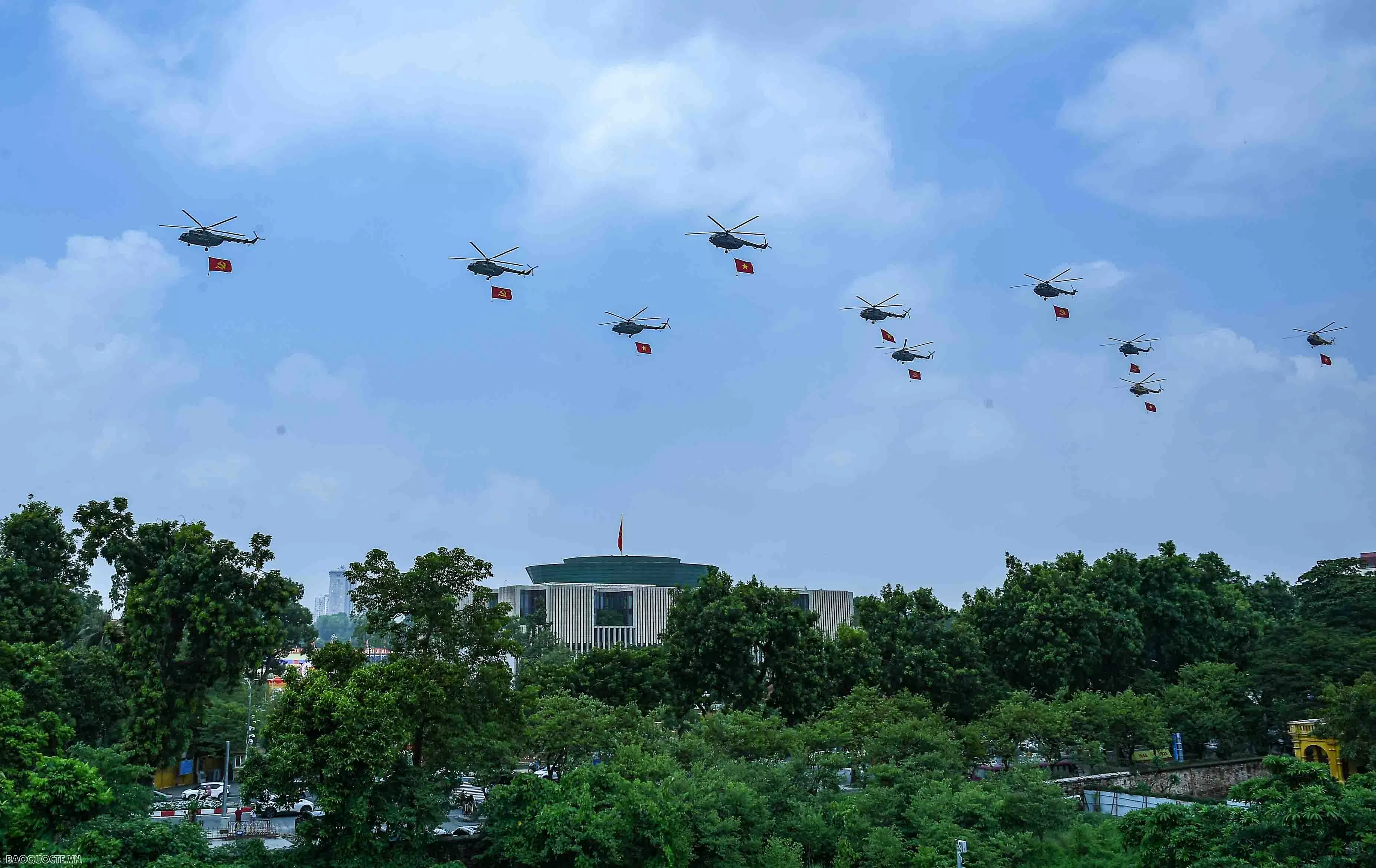 Tiêm kích, chiến đấu cơ nhào lộn giữa Ba Đình Tiêm kích, chiến đấu cơ nhào lộn giữa Ba Đình