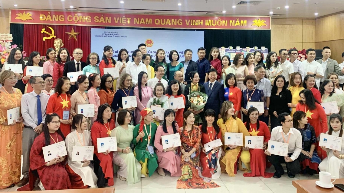 Tổ chức thành công khóa tập huấn giảng dạy tiếng Việt cho giáo viên người Việt Nam ở nước ngoài năm 2025