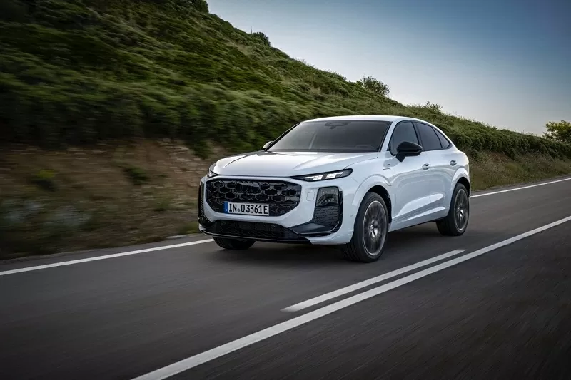 Giá xe Audi Q3 Sportback 2025 khởi điểm từ 46.450 euro (1,42 tỷ đồng). Giá xe Audi Q3 Sportback 2025 khởi điểm từ 46.450 euro (1,42 tỷ đồng).