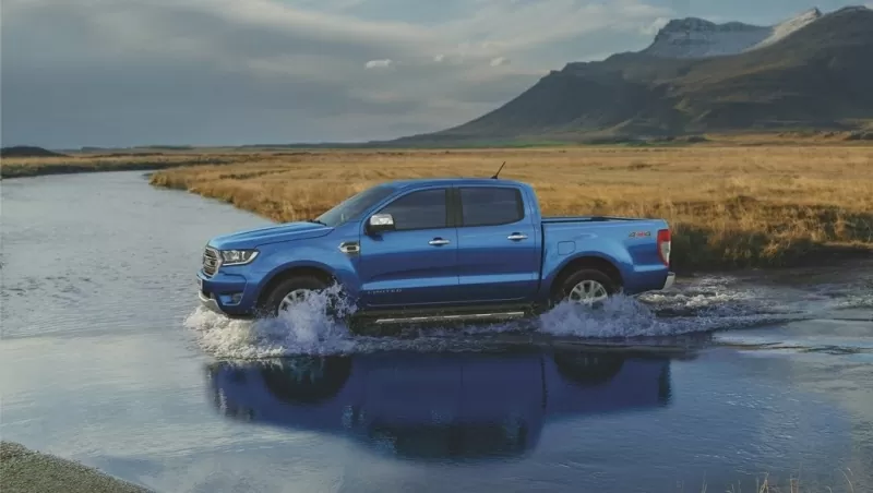 Top những mẫu ô tô có khả năng lội nước tốt nhất tại Việt Nam Top những mẫu ô tô có khả năng lội nước tốt nhất tại Việt Nam