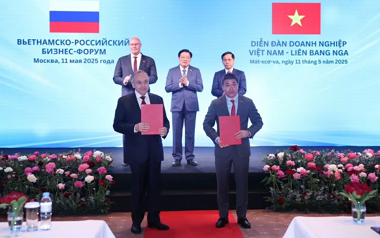 Lễ ký Thỏa thuận hợp tác giữa Liên hiệp các tổ chức hữu nghị Việt Nam và Hiệp hội hợp tác quốc tế Nga về hợp tác trong lĩnh vực kinh tế, thương mại, khoa học, văn hóa, giáo dục, nhân văn, thể thao, du lịch và giao lưu nhân dân với sự chứng kiến của Lãnh đạo cấp cao Việt Nam – Liên bang Nga tại Diễn đàn Doanh nghiệp Việt Nam - Liên bang Nga, diễn ra vào ngày 11/5 tại Moskva với sự tham dự của Tổng Bí thư Tô Lâm. Lễ ký Thỏa thuận hợp tác giữa Liên hiệp các tổ chức hữu nghị Việt Nam và Hiệp hội hợp tác quốc tế Nga về hợp tác trong lĩnh vực kinh tế, thương mại, khoa học, văn hóa, giáo dục, nhân văn, thể thao, du lịch và giao lưu nhân dân với sự chứng kiến của Lãnh đạo cấp cao Việt Nam – Liên bang Nga tại Diễn đàn Doanh nghiệp Việt Nam - Liên bang Nga, diễn ra vào ngày 11/5 tại Moskva với sự tham dự của Tổng Bí thư Tô Lâm.