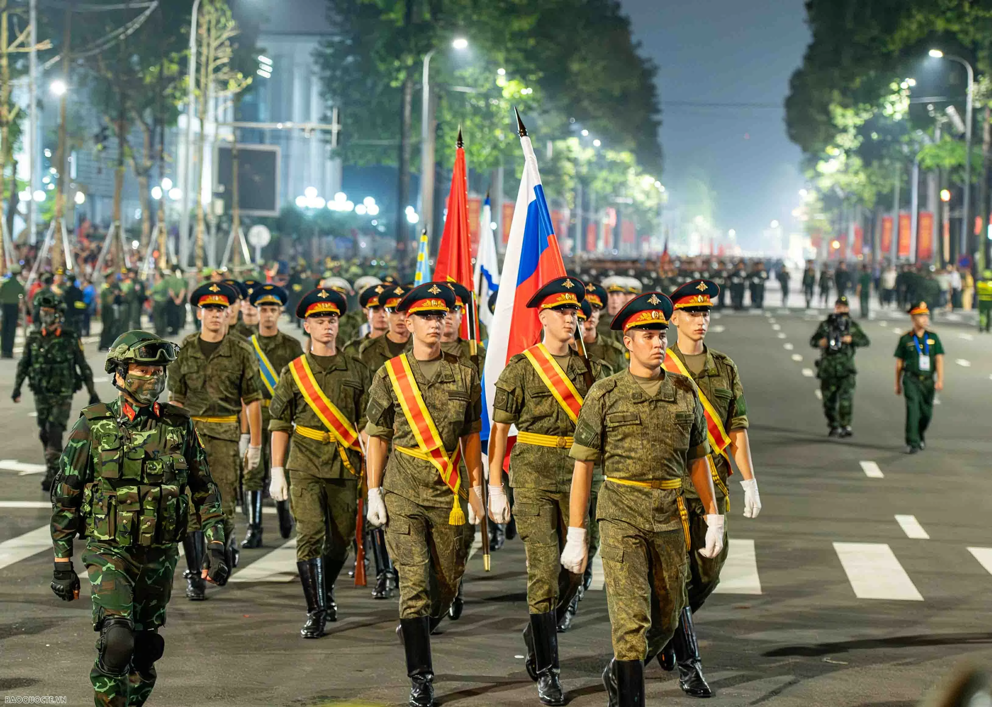 Ngắm dàn quân nhân Nga, Lào và Campuchia diễu binh tại Quốc khánh Việt Nam Ngắm dàn quân nhân Nga, Lào và Campuchia diễu binh tại Quốc khánh Việt Nam