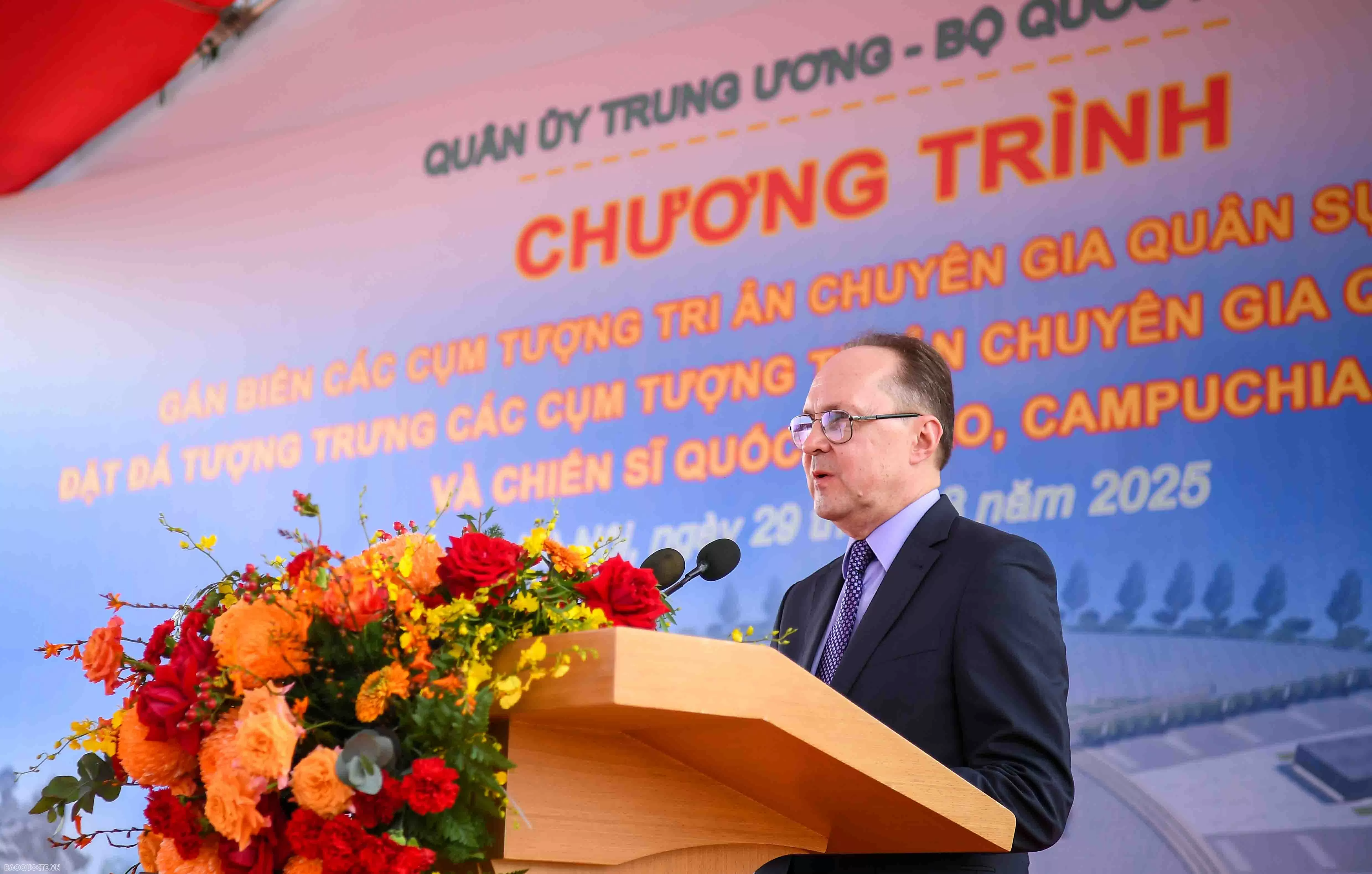 Việt Nam gắn biển tượng tri ân các chuyên gia quân sự Liên Xô, Cuba