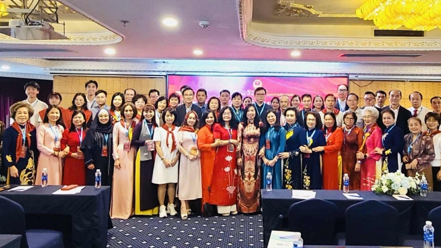 Trang bị kiến thức và kỹ năng cho lãnh đạo hội đoàn người Việt Nam ở nước ngoài