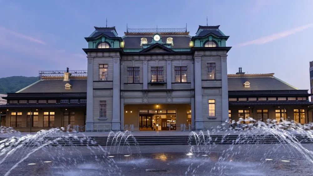 10 nhà ga xe lửa cổ điển nhất Nhật Bản