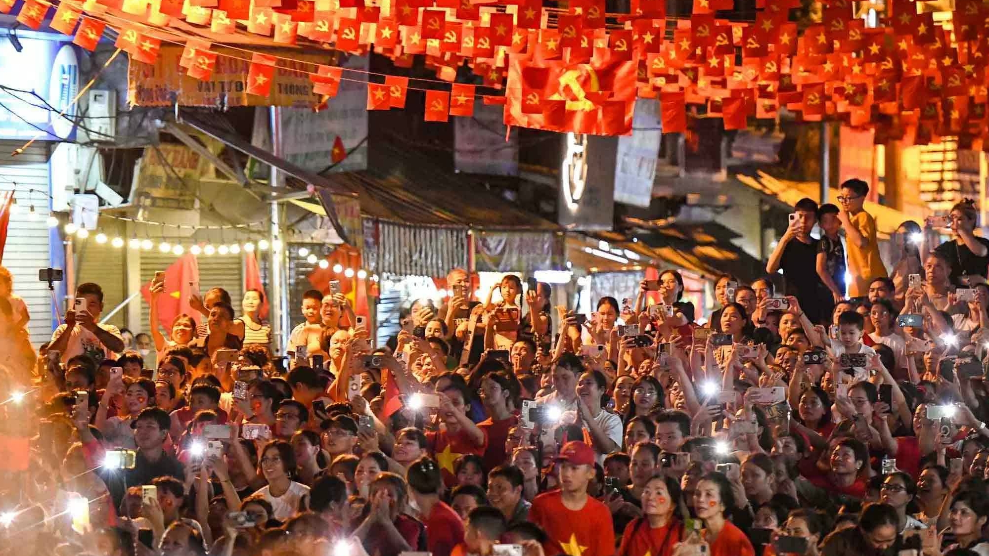 Hà Nội: Tăng cường bảo đảm, hỗ trợ nhân dân, du khách tham gia, theo dõi các hoạt động Lễ kỷ niệm diễu binh, diễu hành