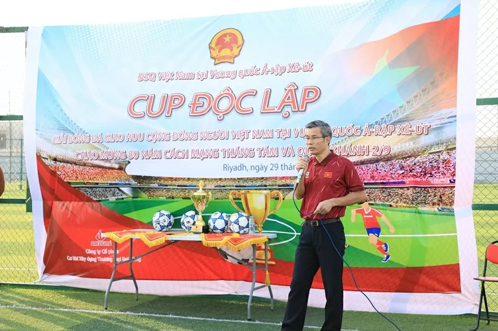 Sôi nổi giải bóng đá Cup Độc lập tại Riyadh, Saudi Arabia