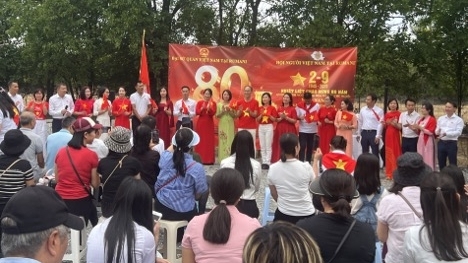 Cộng đồng người Việt Nam tại Romania sôi nổi kỷ niệm 80 năm Quốc khánh
