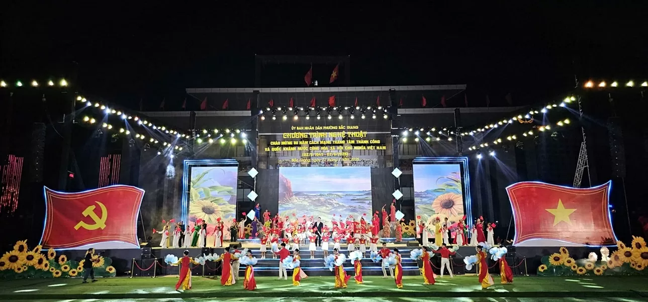 Bắc Ninh: Chương trình nghệ thuật và pháo hoa thắp sáng bầu trời Kinh Bắc trong ngày Tết Độc lập Bắc Ninh: Chương trình nghệ thuật và pháo hoa thắp sáng bầu trời Kinh Bắc trong ngày Tết Độc lập