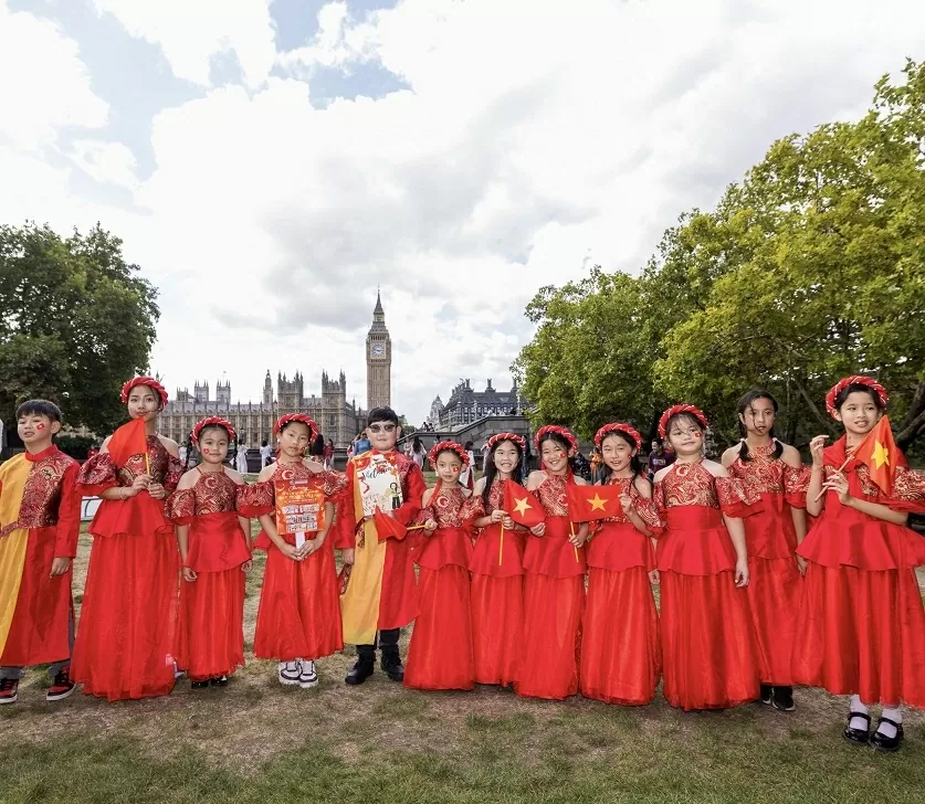 Người Việt tại Anh tri ân lịch sử, lan tỏa niềm tự hào dân tộc Người Việt tại Anh tri ân lịch sử, lan tỏa niềm tự hào dân tộc