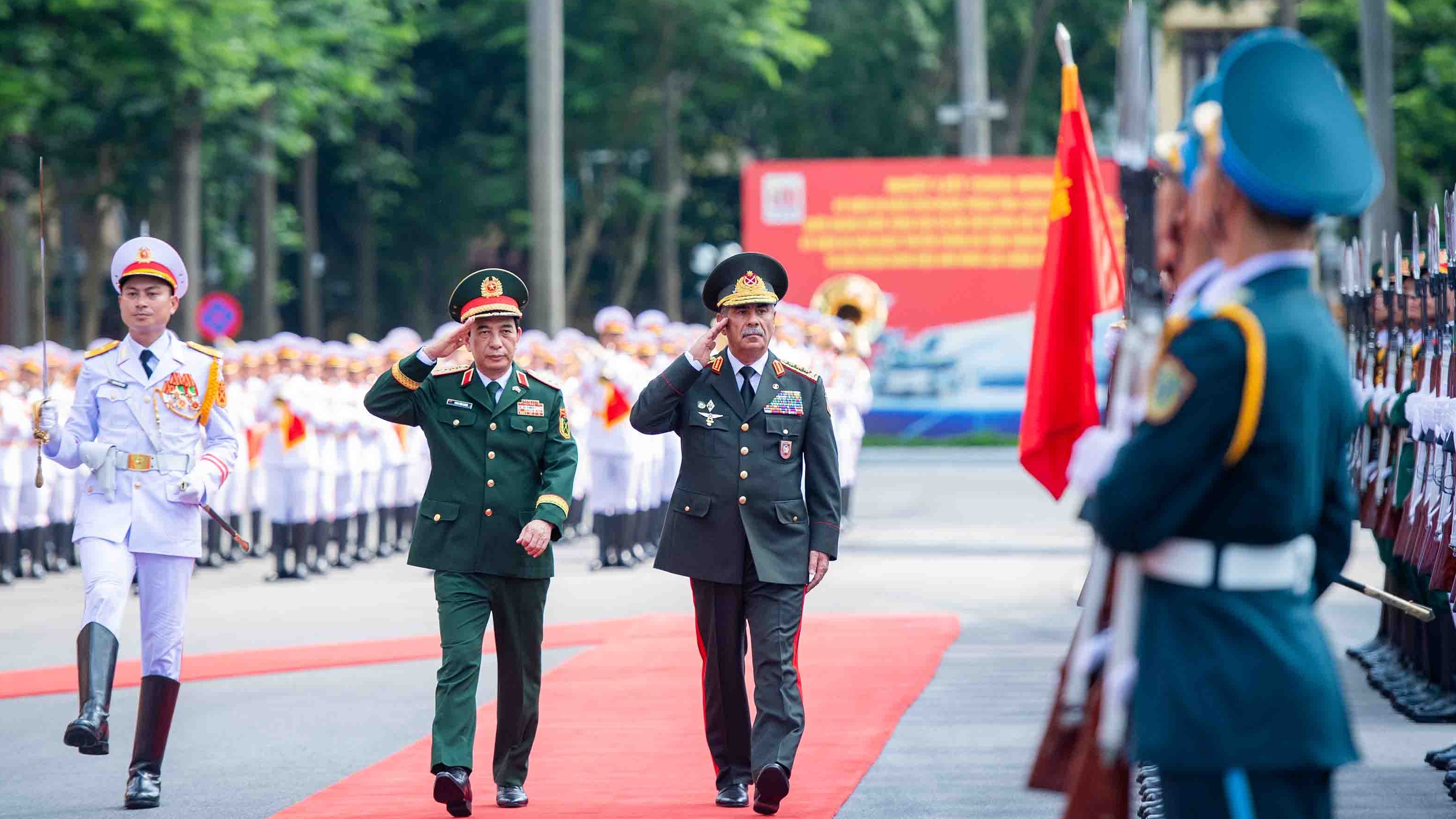 Bộ trưởng Quốc phòng Phan Văn Giang hội đàm với Bộ trưởng Quốc phòng Azerbaijan