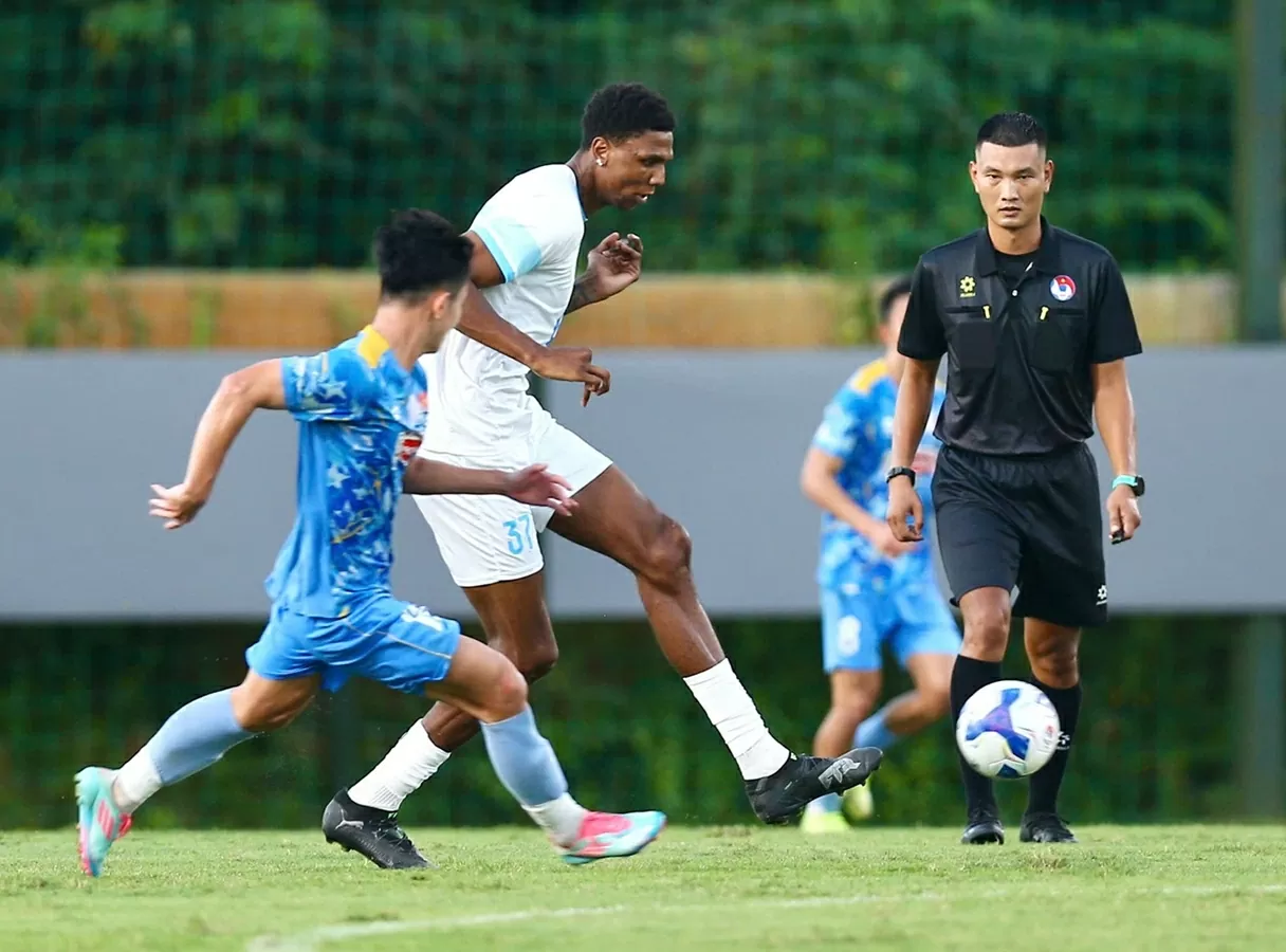 Đội hình ngoại binh xuất phát, CLB Thép Xanh Nam Định thắng đậm tuyển Việt Nam