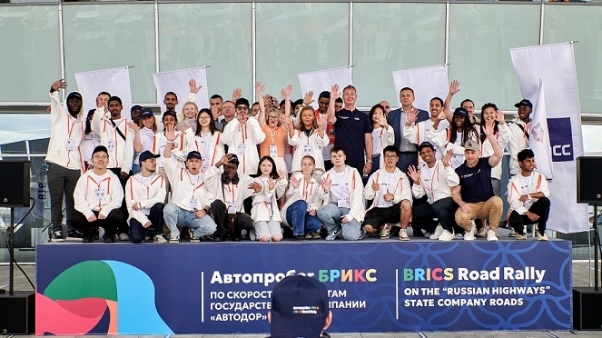 Sinh viên Việt Nam giao lưu và trải nghiệm trên cung đường cao tốc mới của nước Nga