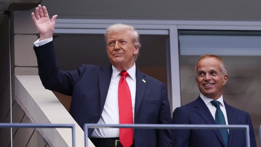 Tổng thống Trump 'tuyên chiến' với các thành phố trú ẩn, yêu cầu các công ty nước ngoài tôn trọng luật nhập cư Mỹ