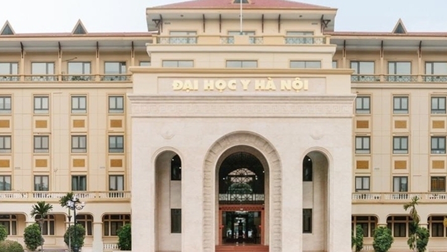 Ứng viên phó giáo sư trẻ tuổi nhất trường y là nữ