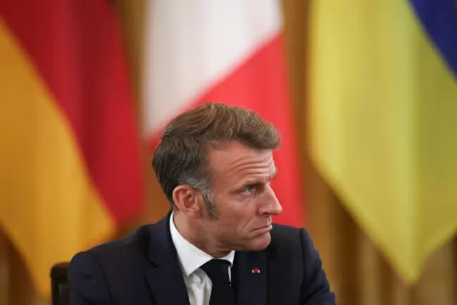 Chính phủ Pháp sụp đổ: Lối thoát hiểm của Tổng thống Macron hẹp dần Chính phủ Pháp sụp đổ: Lối thoát hiểm của Tổng thống Macron hẹp dần