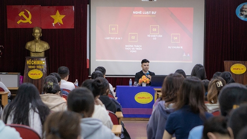 Vượt qua cảnh nghèo khó, chàng trai trở thành luật sư và CEO