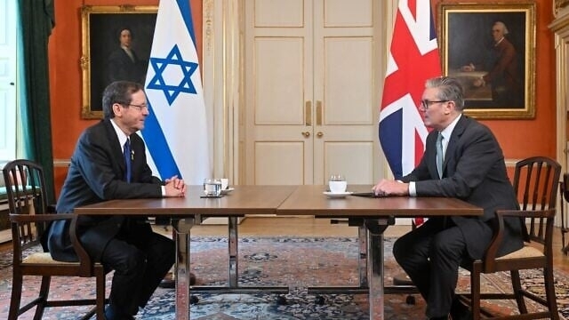 Anh lên án cuộc tấn công của Israel, Tel Aviv nói kế hoạch của London là 'gốc rễ của bất đồng'