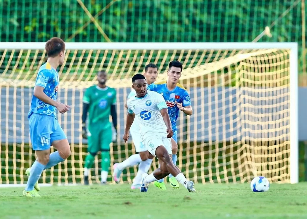 Đội tuyển Việt Nam xuống một bậc trên bảng xếp hạng FIFA mới Đội tuyển Việt Nam xuống một bậc trên bảng xếp hạng FIFA mới