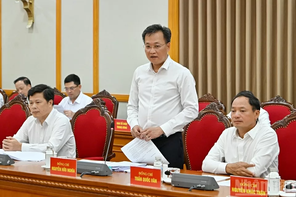 Bí thư Tỉnh ủy Hưng Yên Nguyễn Hữu Nghĩa phát biểu tại cuộc làm việc. Bí thư Tỉnh ủy Hưng Yên Nguyễn Hữu Nghĩa phát biểu tại cuộc làm việc.