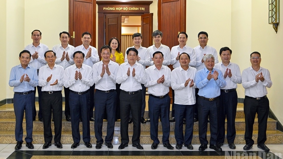 Chủ tịch nước Lương Cường chủ trì Tổ Công tác của Bộ Chính trị làm việc với Ban Thường vụ Tỉnh uỷ Hưng Yên