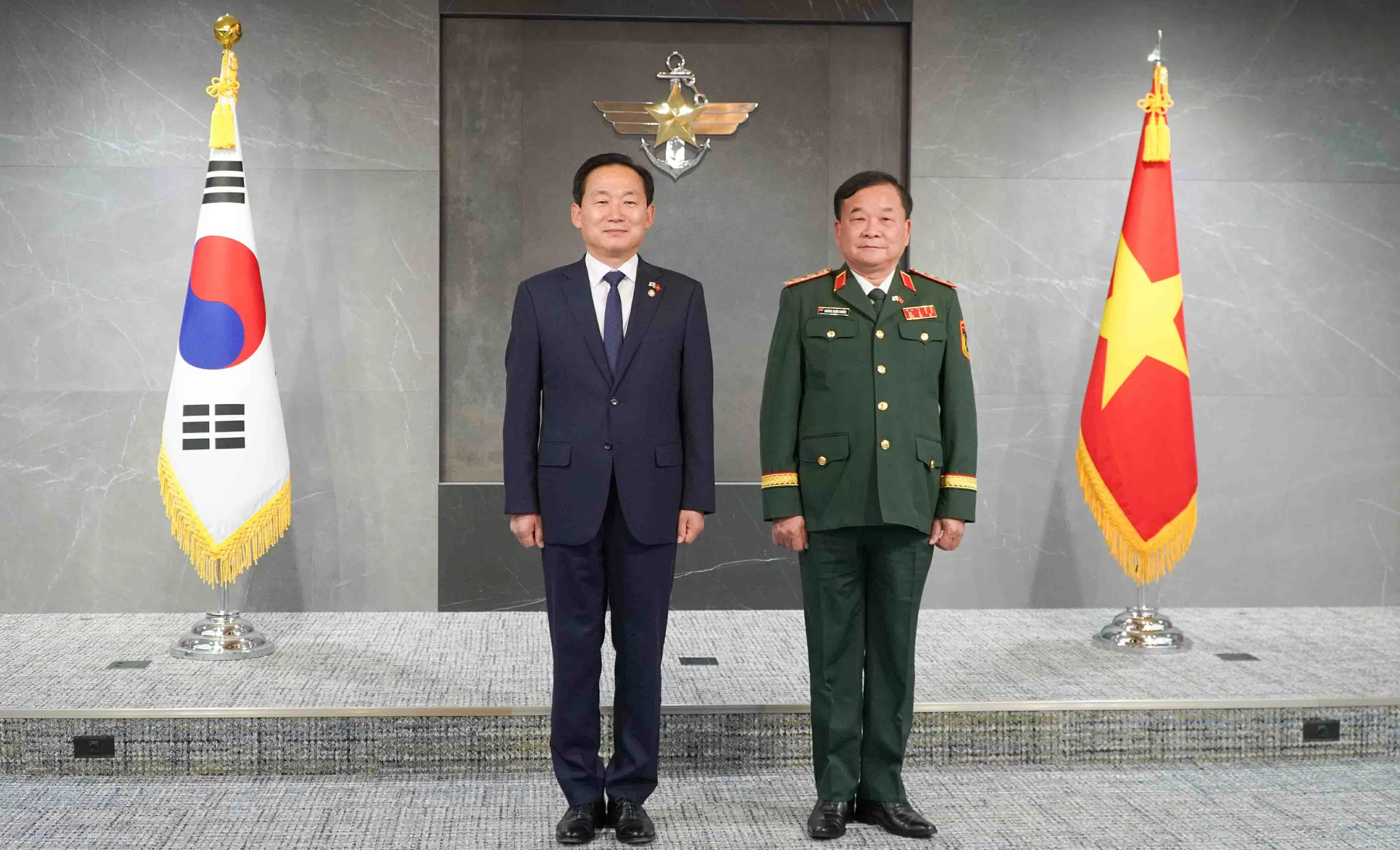 Tiếp tục tăng cường hợp tác quốc phòng Việt Nam-Hàn Quốc Tiếp tục tăng cường hợp tác quốc phòng Việt Nam-Hàn Quốc