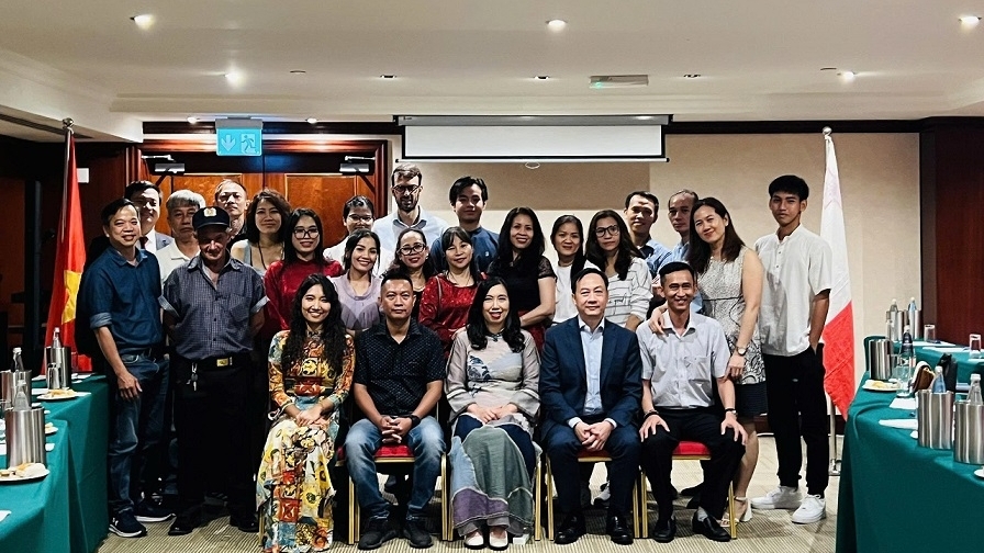 Thứ trưởng Lê Thị Thu Hằng đánh giá cao nỗ lực và tinh thần trách nhiệm của cộng đồng người Việt tại Malta