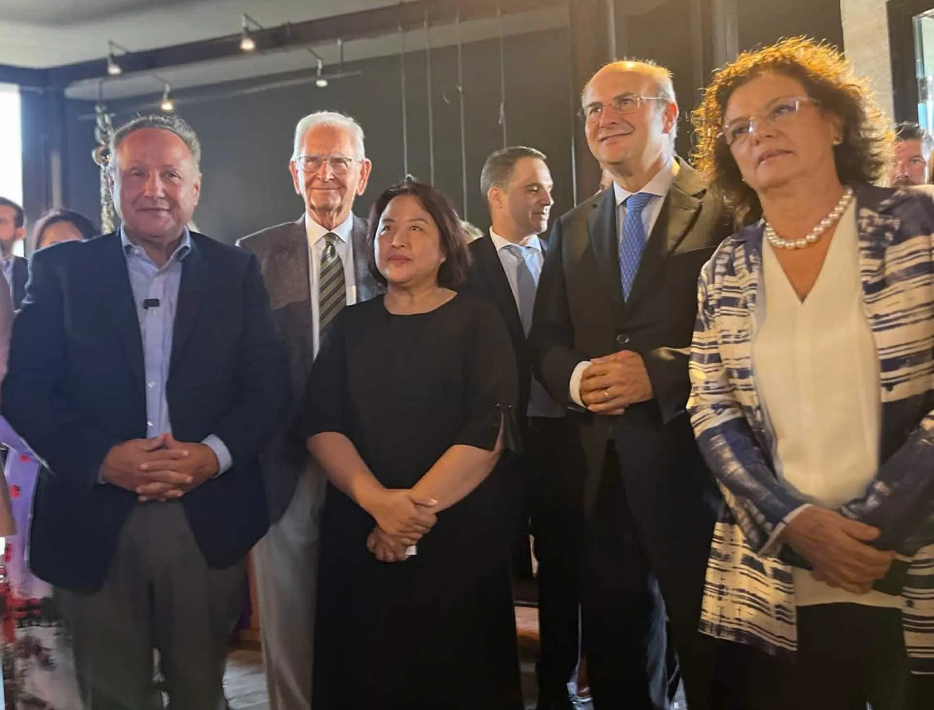 Đại sứ Việt Nam gặp Phó Tổng thống Hy Lạp và Chủ tịch Liên đoàn Công nghiệp Hy Lạp. Đại sứ Việt Nam gặp Phó Tổng thống Hy Lạp và Chủ tịch Liên đoàn Công nghiệp Hy Lạp.