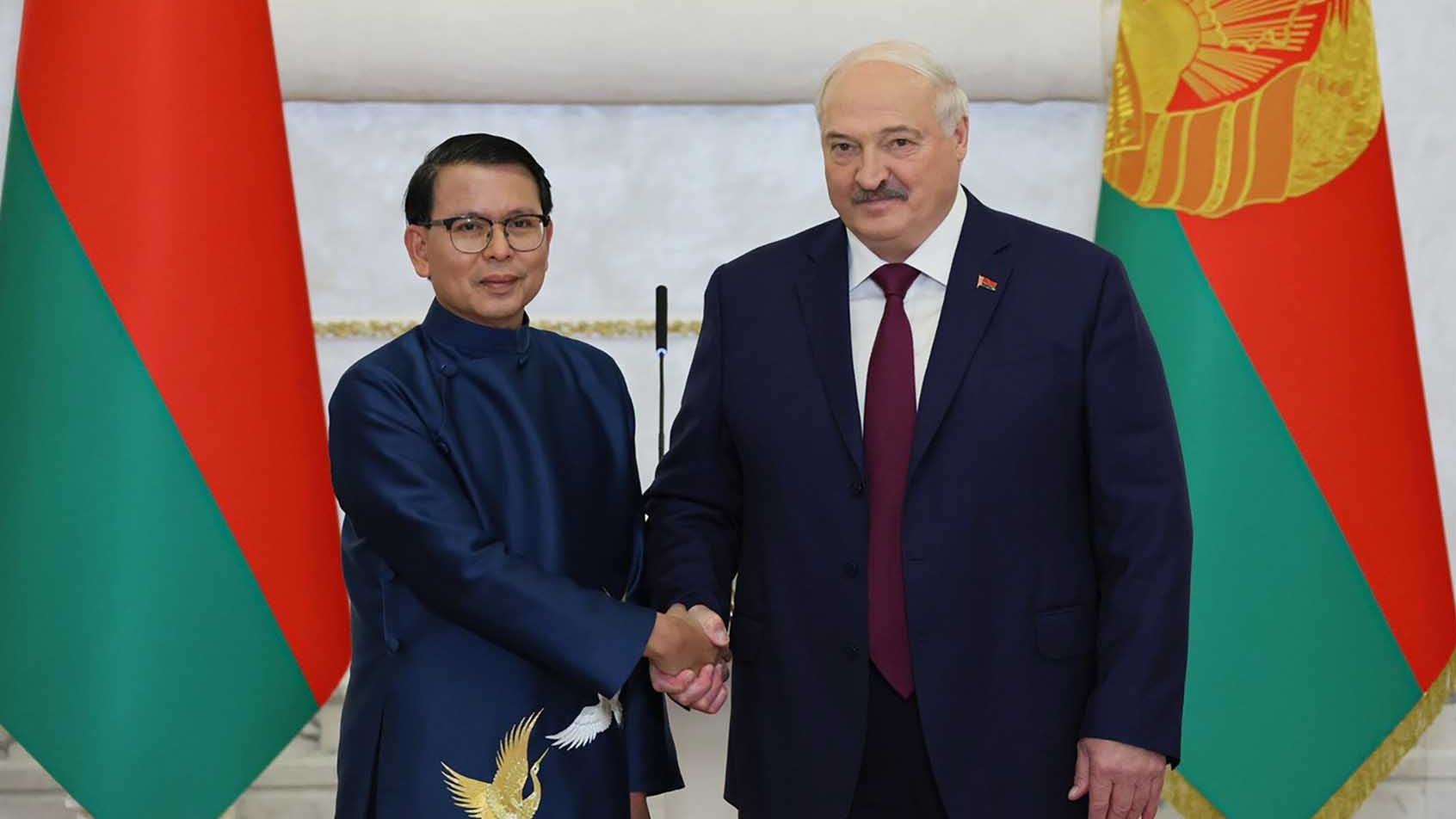 Đại sứ Việt Nam trình Thư ủy nhiệm lên Tổng thống Belarus