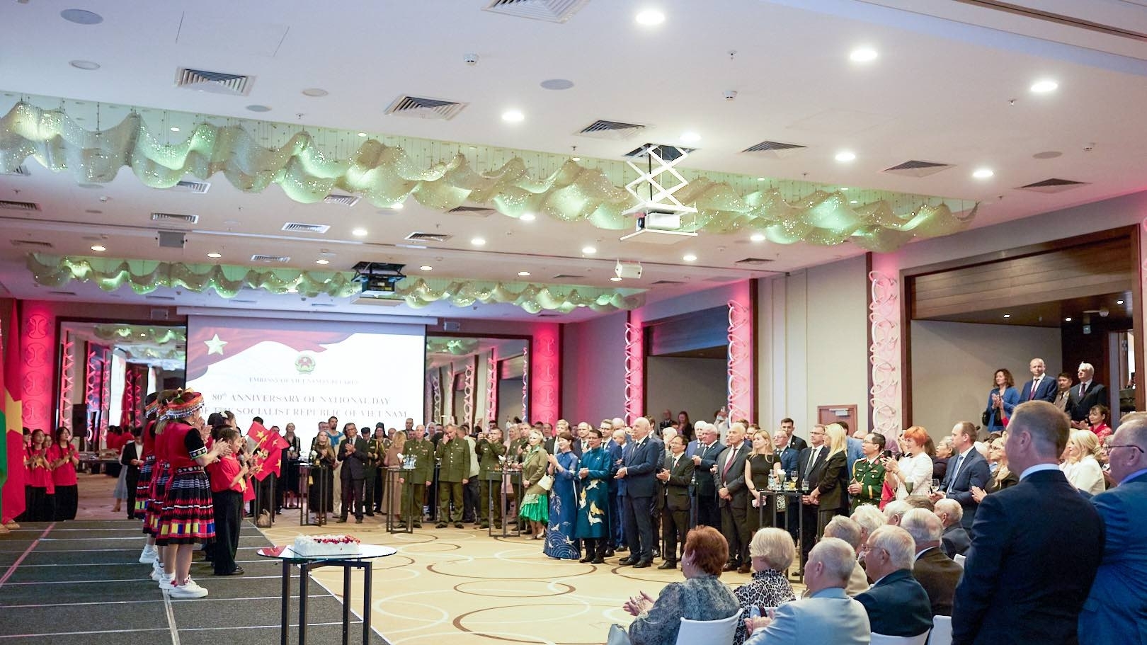 Đại sứ quán Việt Nam tại Belarus chiêu đãi kỷ niệm 80 năm Quốc khánh