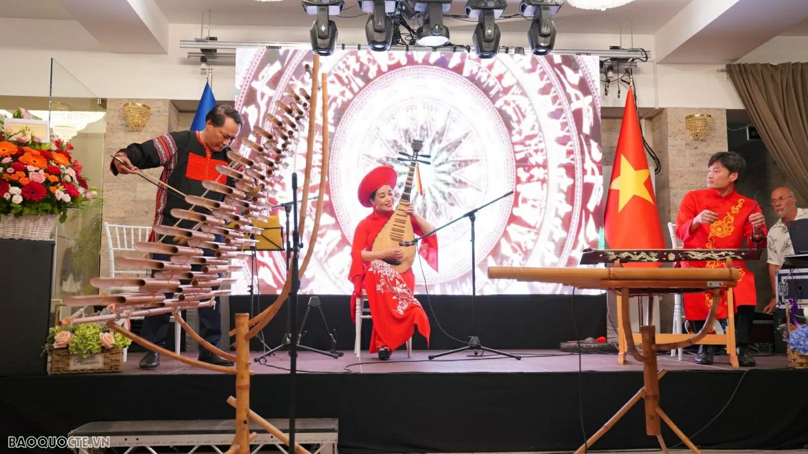 Đại sứ quán Việt Nam tại Romania tổ chức Lễ kỷ niệm 80 năm Quốc khánh và 75 năm thiết lập quan hệ ngoại giao Đại sứ quán Việt Nam tại Romania tổ chức Lễ kỷ niệm 80 năm Quốc khánh và 75 năm thiết lập quan hệ ngoại giao