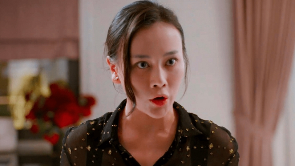 Phương Oanh 'xù lông nhím' bảo vệ con trong phim giờ vàng 'gây bão'