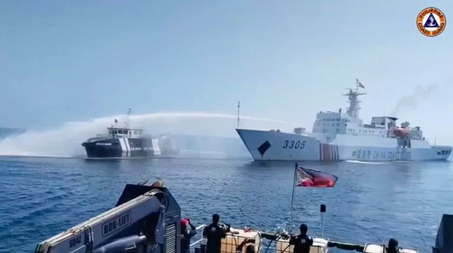 Trung Quốc cảnh báo Philippines không gây hấn ở Biển Đông Trung Quốc tiến hành tuần tra ‘thường lệ’ tại Biển Đông