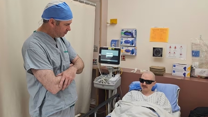 Hồi phục thị lực sau ca phẫu thuật cấy răng vào mắt