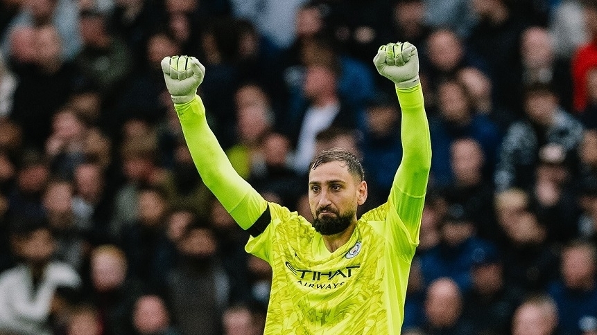 Man City 3-0 MU, Gianluigi Donnarumma ra mắt hoàn hảo, HLV Pep Guardiola phấn khởi khen