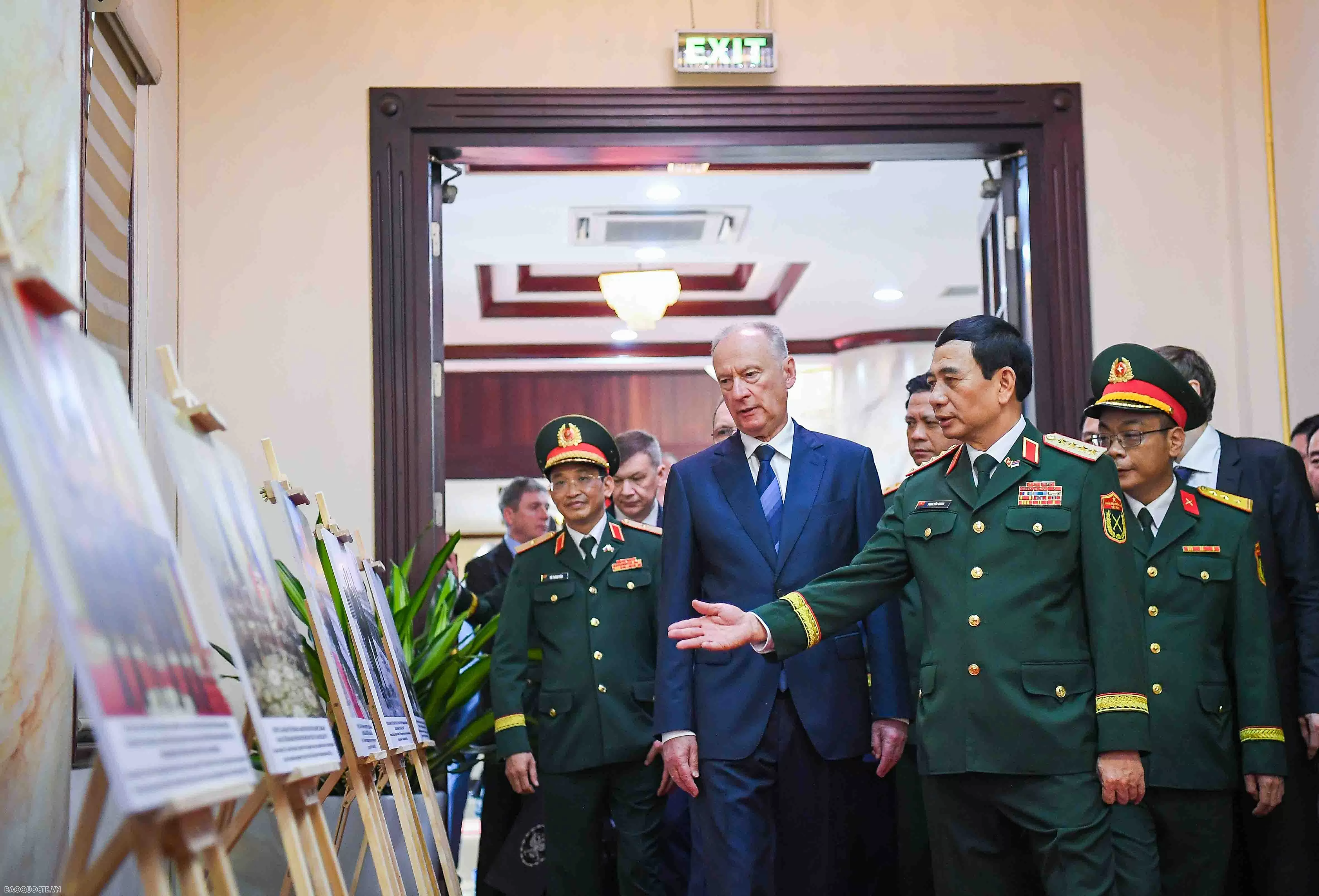 Đại tướng Phan Văn Giang tiếp Trợ lý Tổng thống, Chủ tịch Hội đồng Biển Liên bang Nga Đại tướng Phan Văn Giang tiếp Trợ lý Tổng thống, Chủ tịch Hội đồng Biển Liên bang Nga