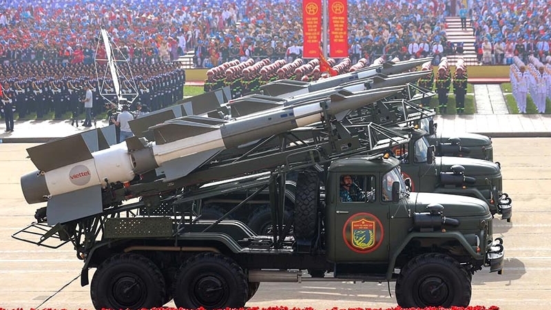 Giải đáp cặn kẽ ý kiến nhiều người hỏi: Viettel lấy tiền đâu ra để làm vũ khí?